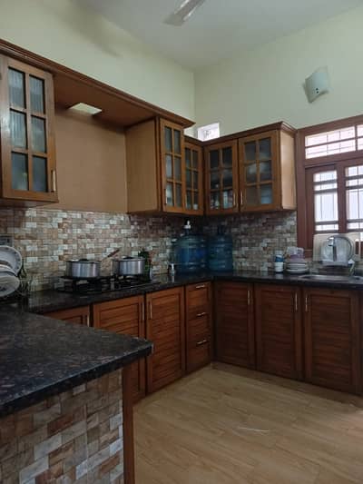3 Bed DD | 2nd Floor | Block 7 Main University Road | Lift | Standby Generator | Reserved Car Parking | Main Road Project | KFC, Bin Hashim, Broadway & More Nearby | 1% Commission Applicable | Fair Deal Associates & Marketing