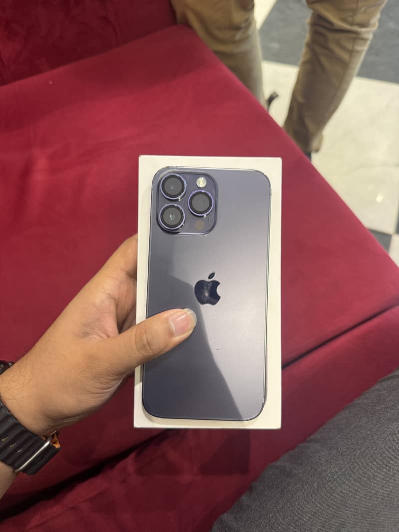 Apple iPhone 14 Pro Max 1