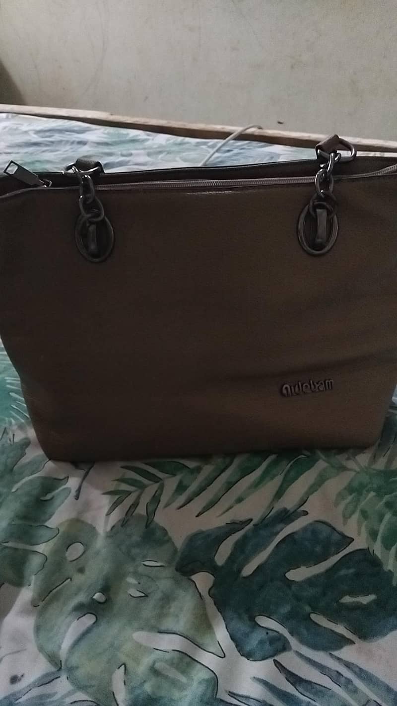 hand bag 0