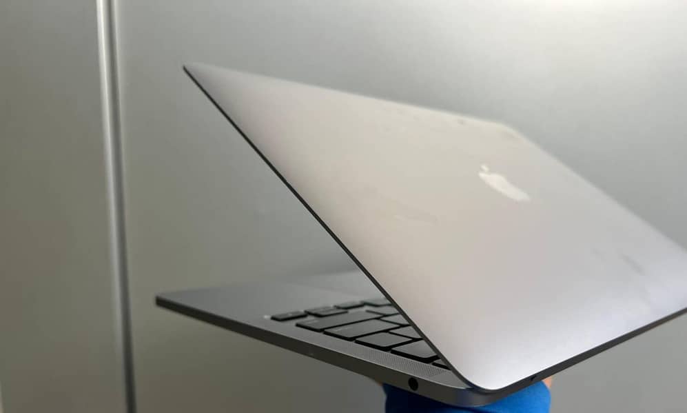 Apple MacBook Pro M2 1