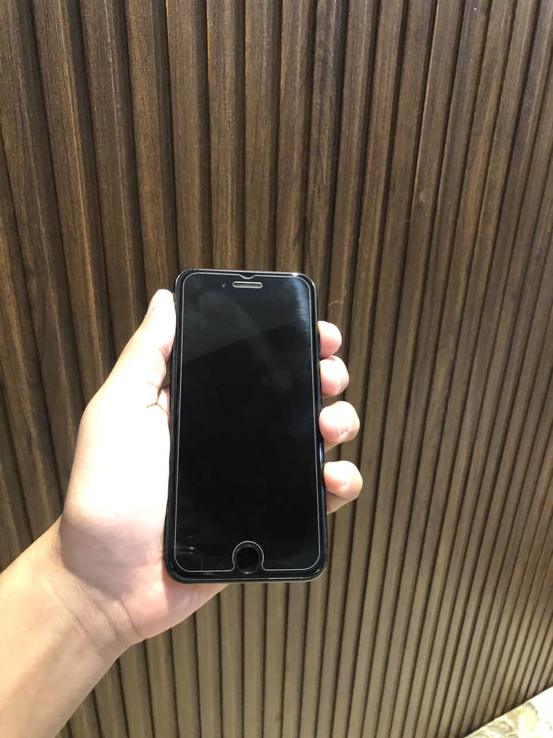 Apple iPhone SE 6
