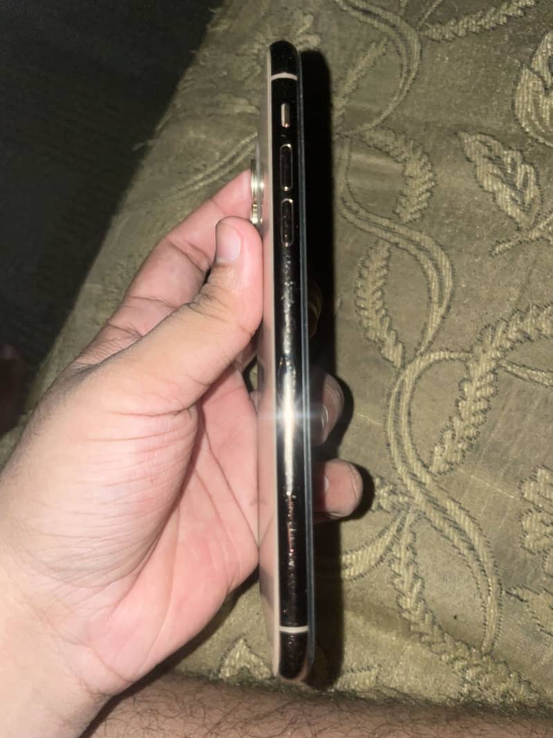 Apple iPhone 11 Pro Max 3