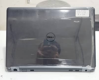 Dell latitude 5450 Core i5 5th gen 8gb ram 256 SSD 14 inches display