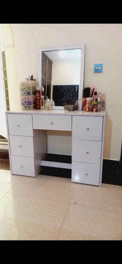 White dressing table