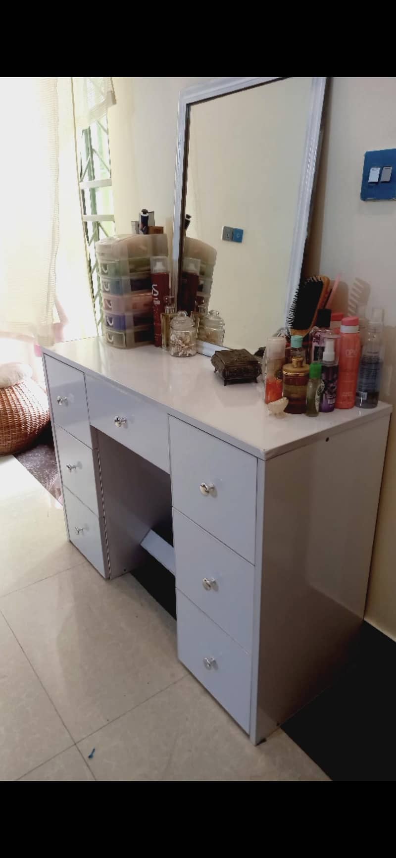 White dressing table with Mirror 1