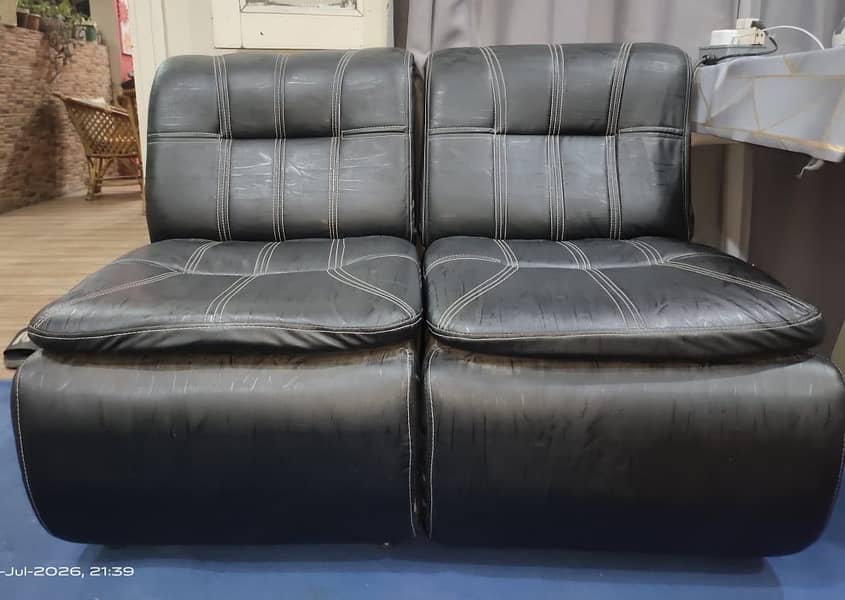 Two 1 seater sofas. 2