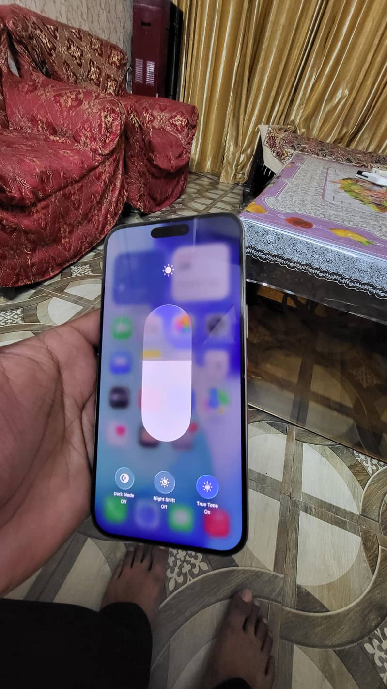 Apple iPhone 15 Pro Max 4