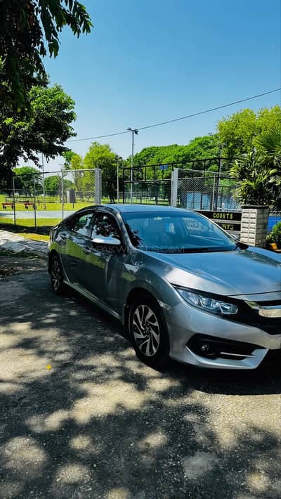Honda Civic Oriel 1.8 i-VTEC CVT 2017 Model