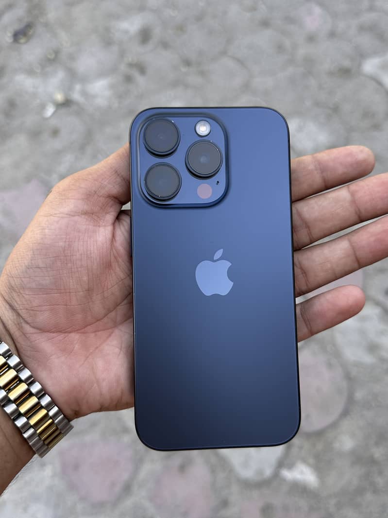 Apple iPhone 15 Pro 0