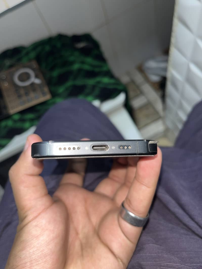 Apple iPhone 15 Pro 1
