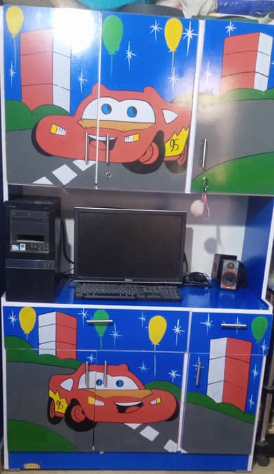 computer trolli big size ki ha order par bnwai thi 2 month use ki ha