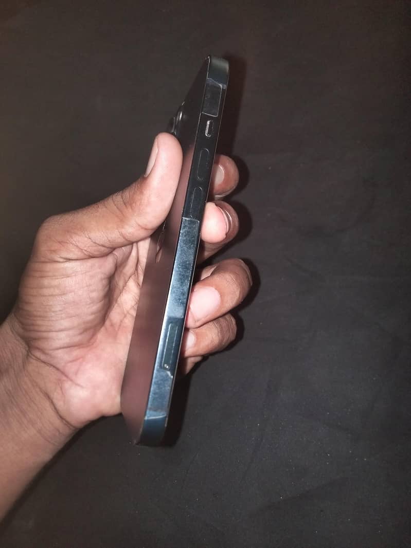 Apple iPhone 13 3