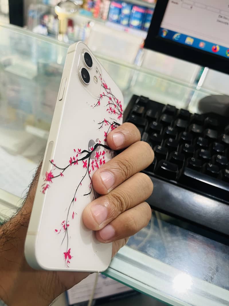 Apple iPhone 12 0