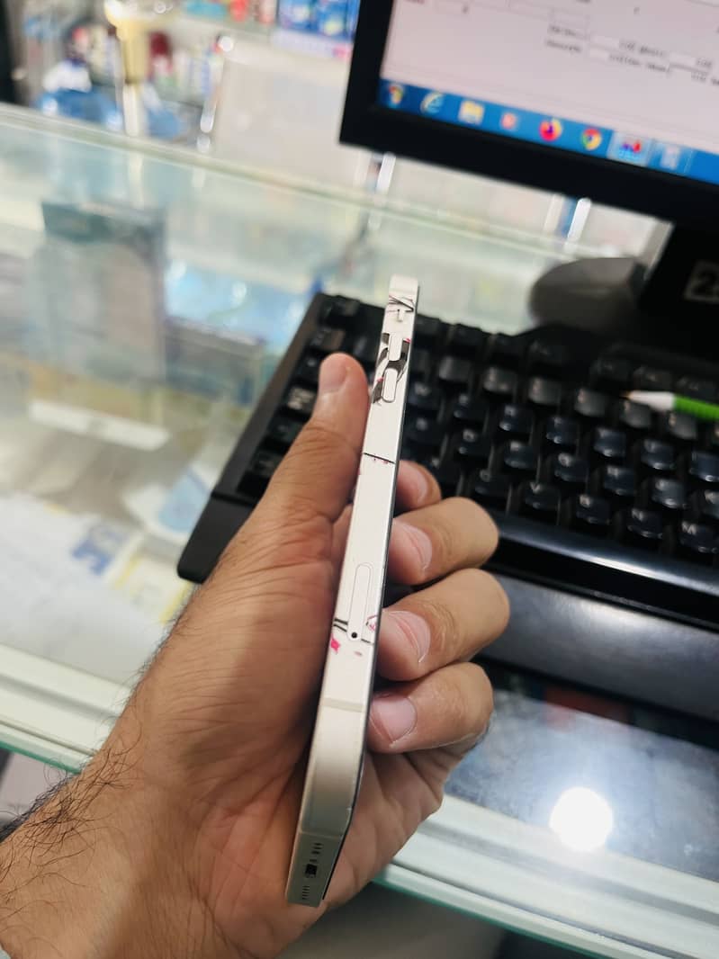 Apple iPhone 12 2