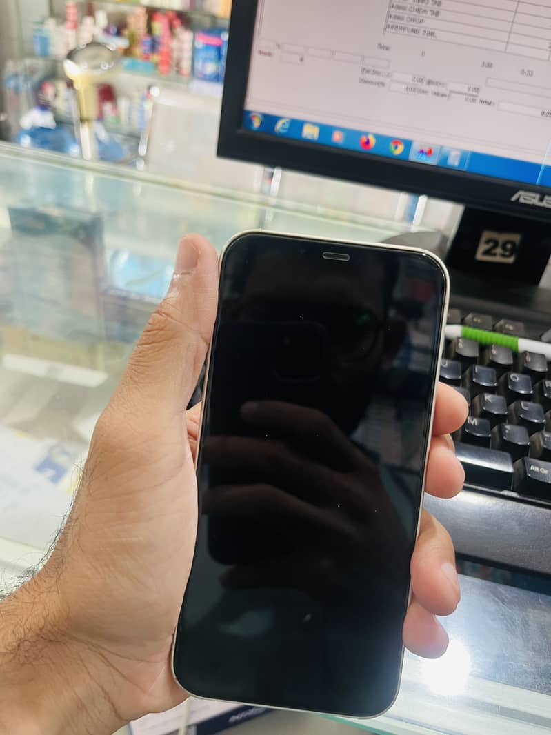 Apple iPhone 12 8
