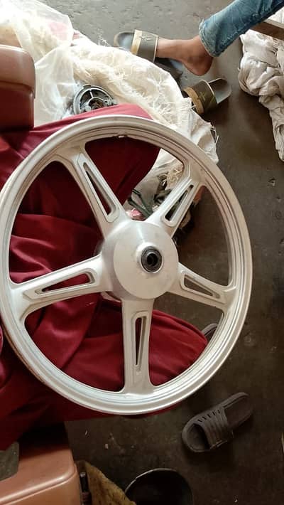 Suzuki 110 ka ha janain 70 ko dal jata ha 03077786619