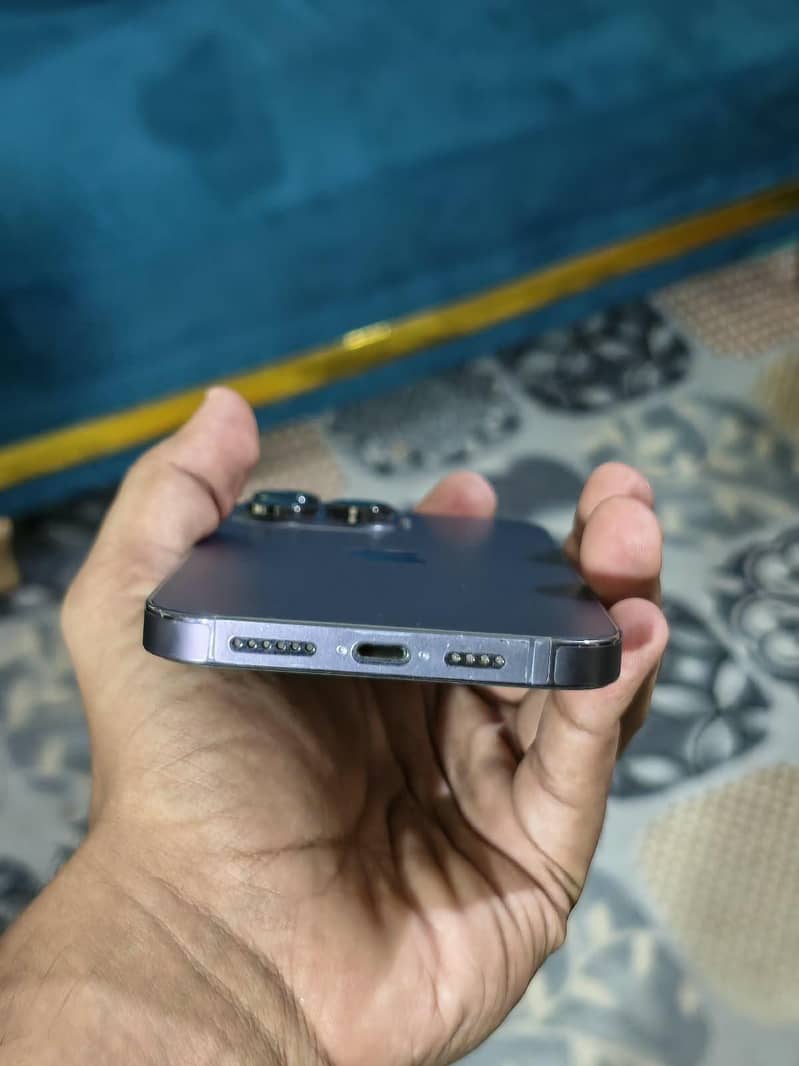Apple iPhone 14 Pro Max 3