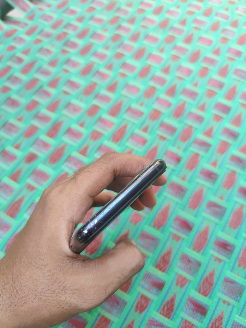 Apple iPhone 11 Pro Max 1
