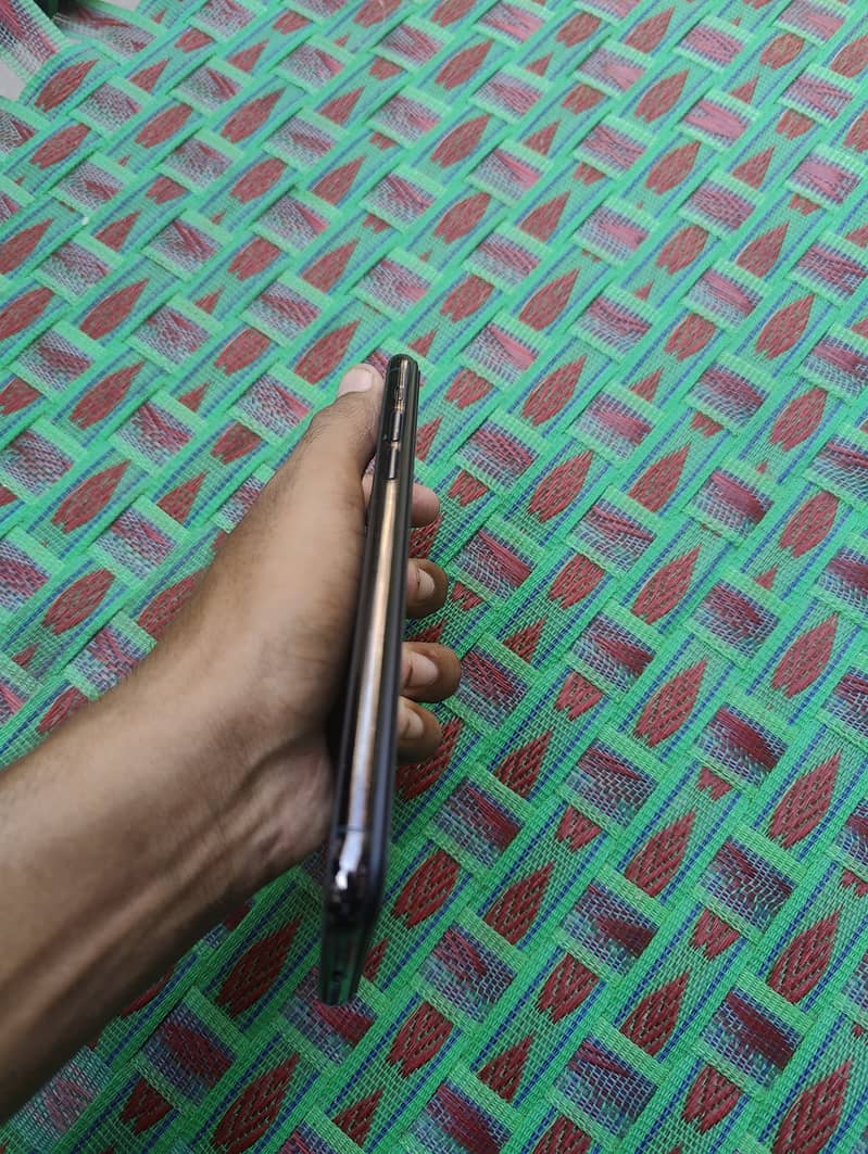 Apple iPhone 11 Pro Max 3