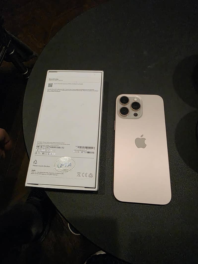 Apple iPhone 16 Pro Max 1