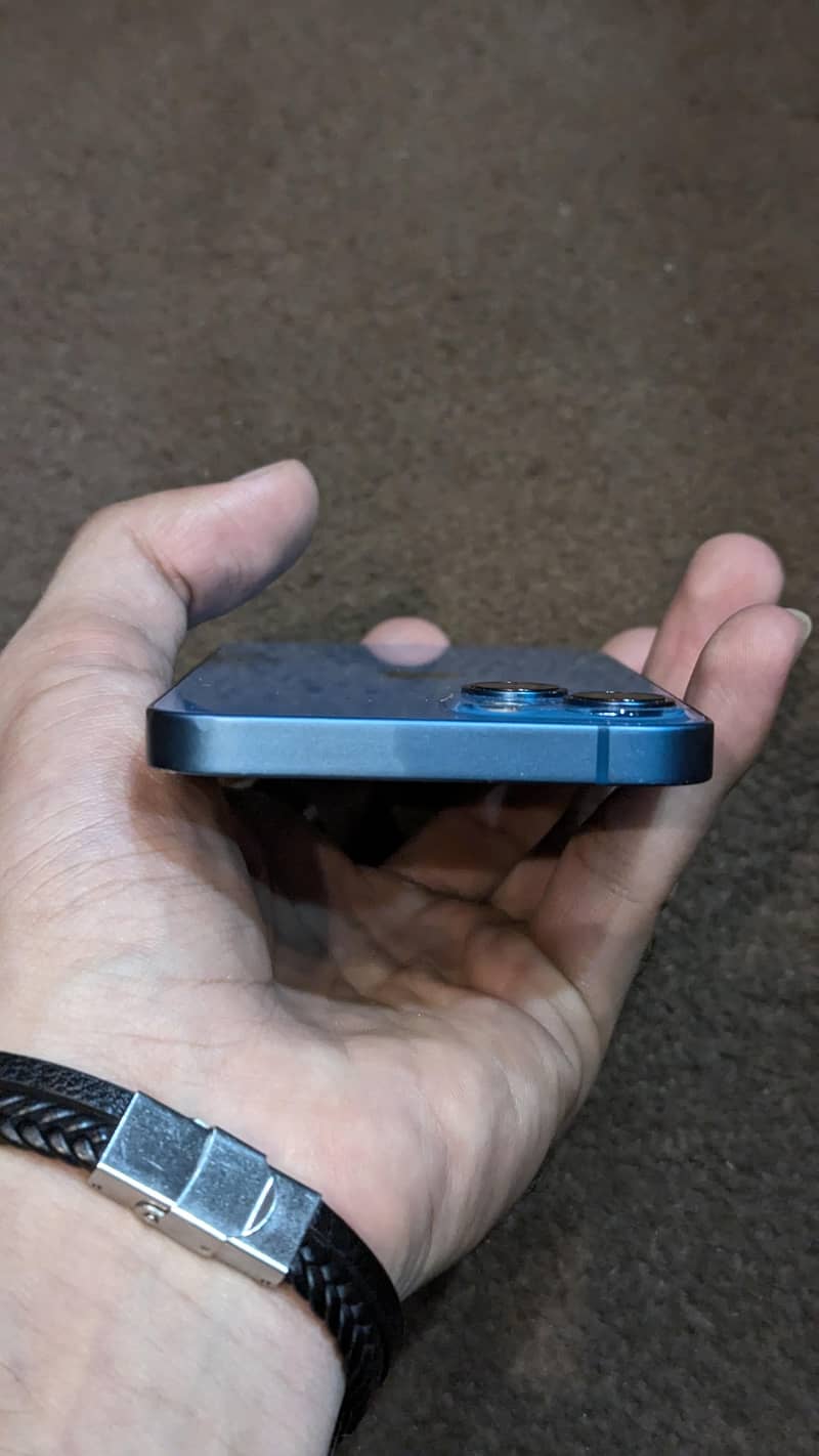 Iphone 13 4
