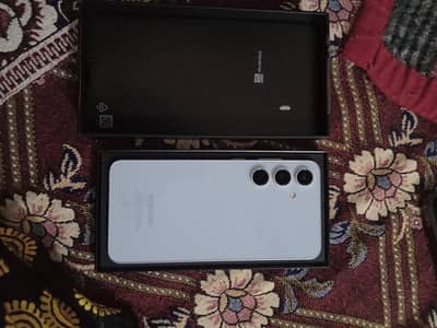 Samsung Mobile S24 fE