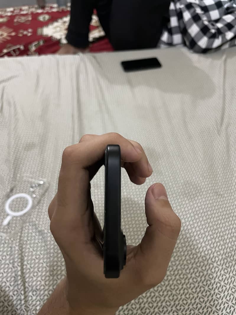 Apple iPhone 16 0