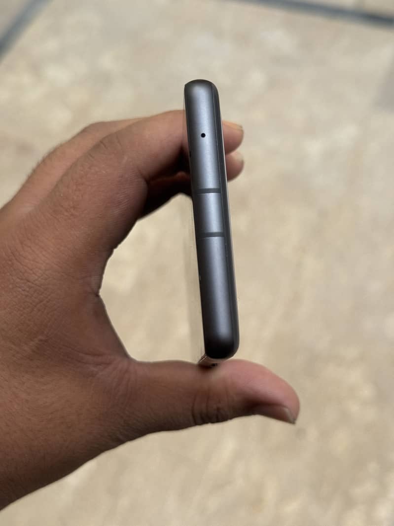Google Pixel 7a 5