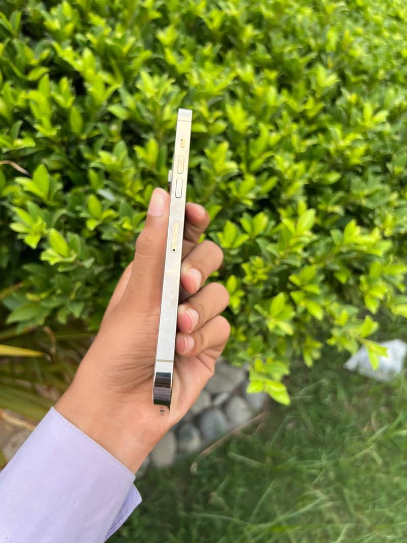 Apple iPhone 14 Pro Max 2