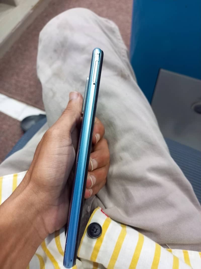 Vivo V21 1