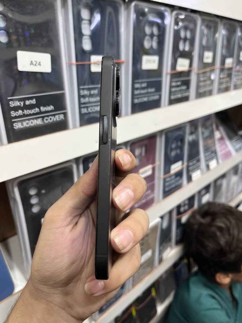 Apple iPhone 14 Pro 1