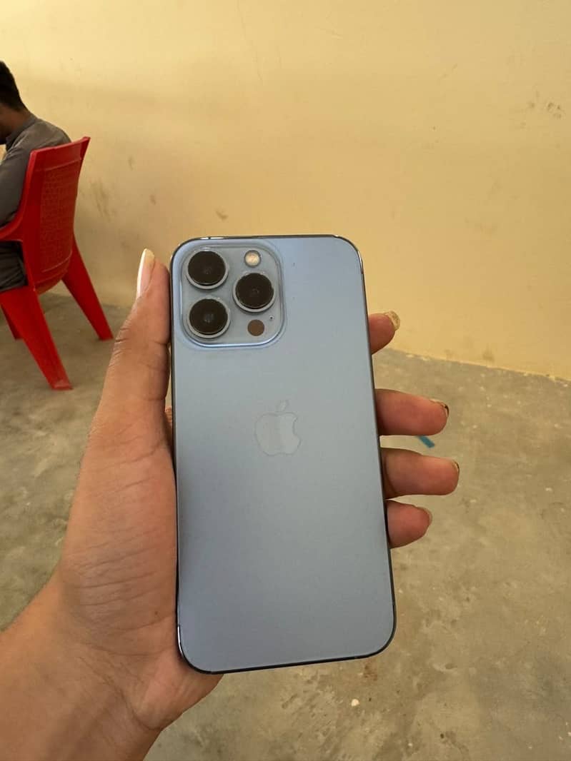 Apple iPhone 13 Pro 3