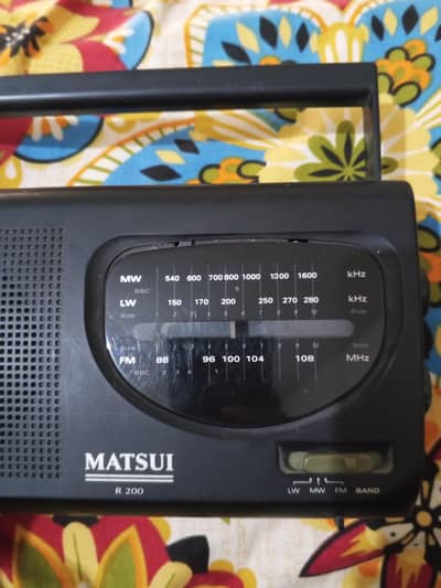 Best three band radio MATSUI R200
