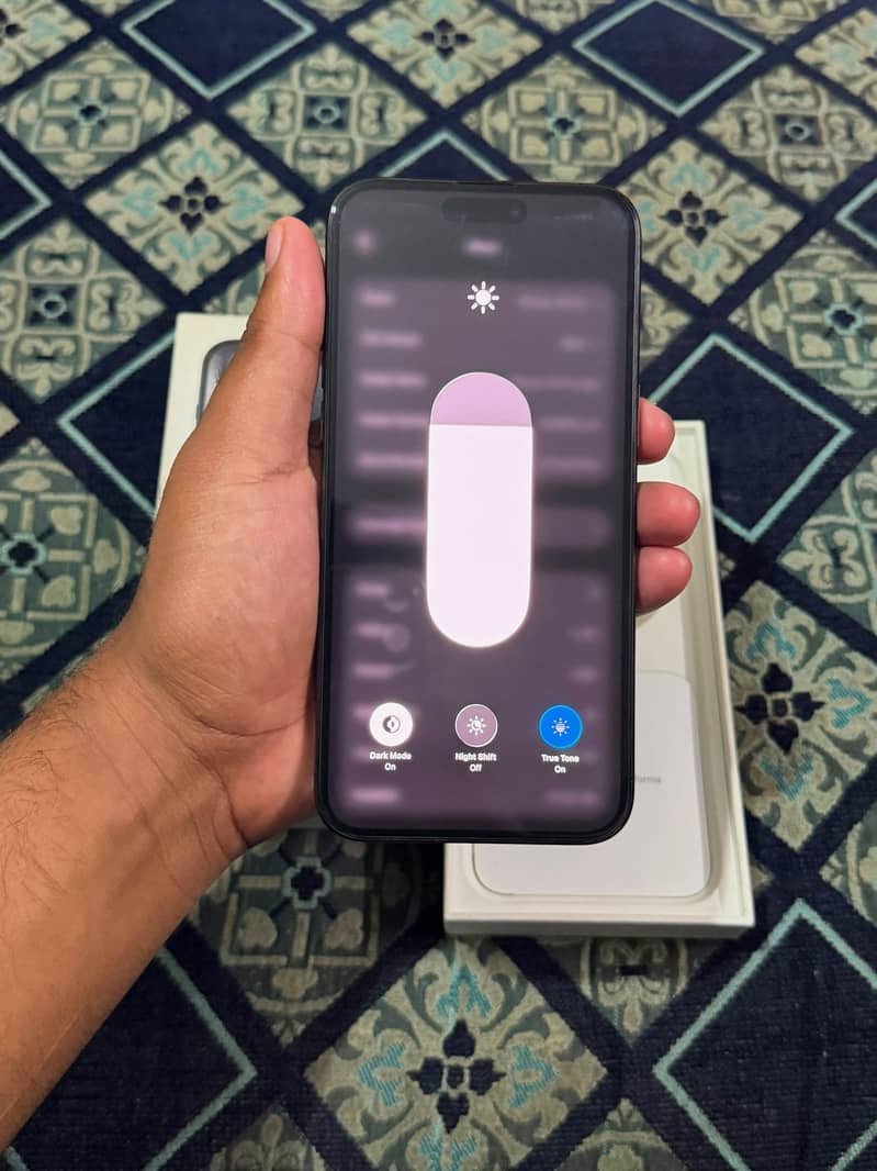Apple iPhone 15 Pro Max 1