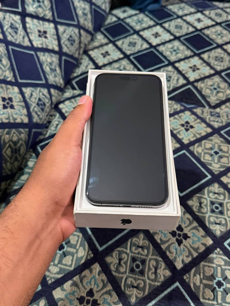 Apple iPhone 15 Pro Max 4