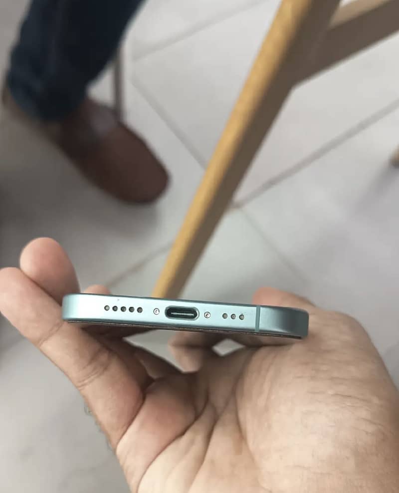 Apple iPhone 16 MDM 2