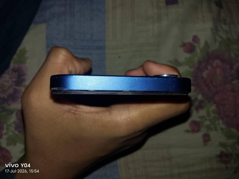 Apple iPhone 12 3
