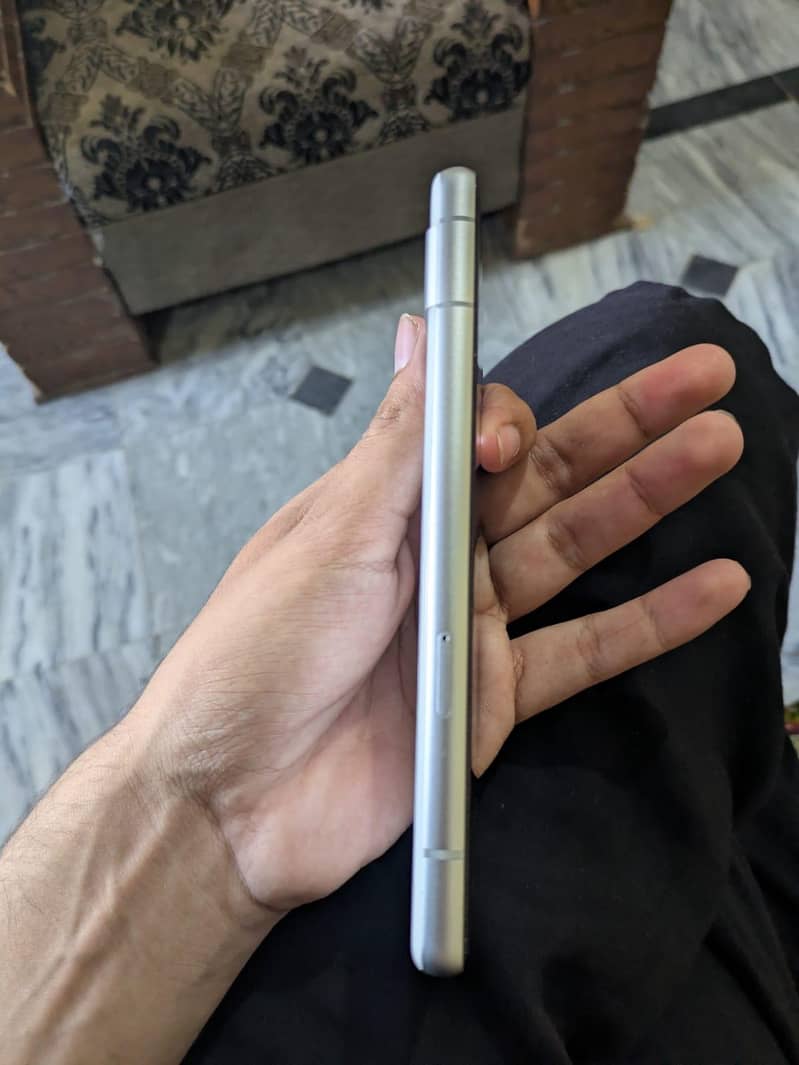 Google Pixel 7a 5