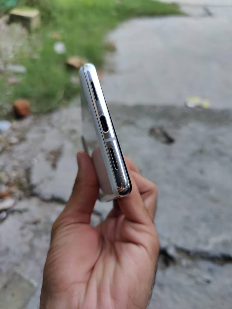 Google Pixel 7 Pro 6