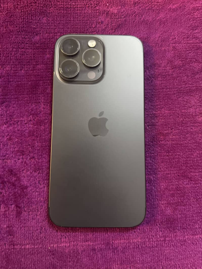 Apple iPhone 15 Pro Max 1