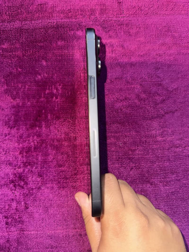 Apple iPhone 15 Pro Max 3