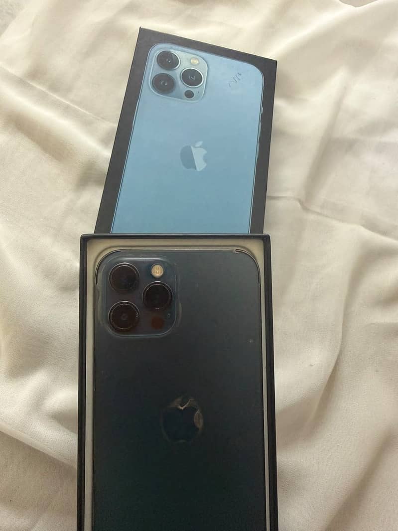 Apple iPhone 12 Pro Max 4