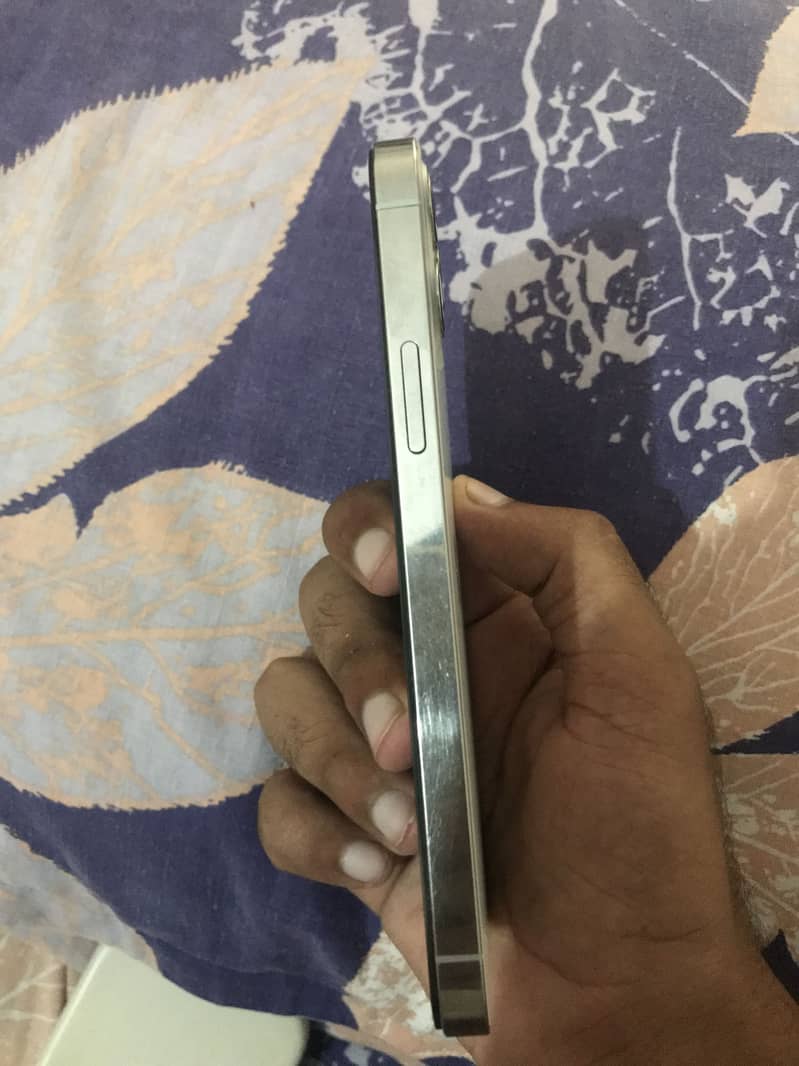 Apple iPhone 12 Pro 3