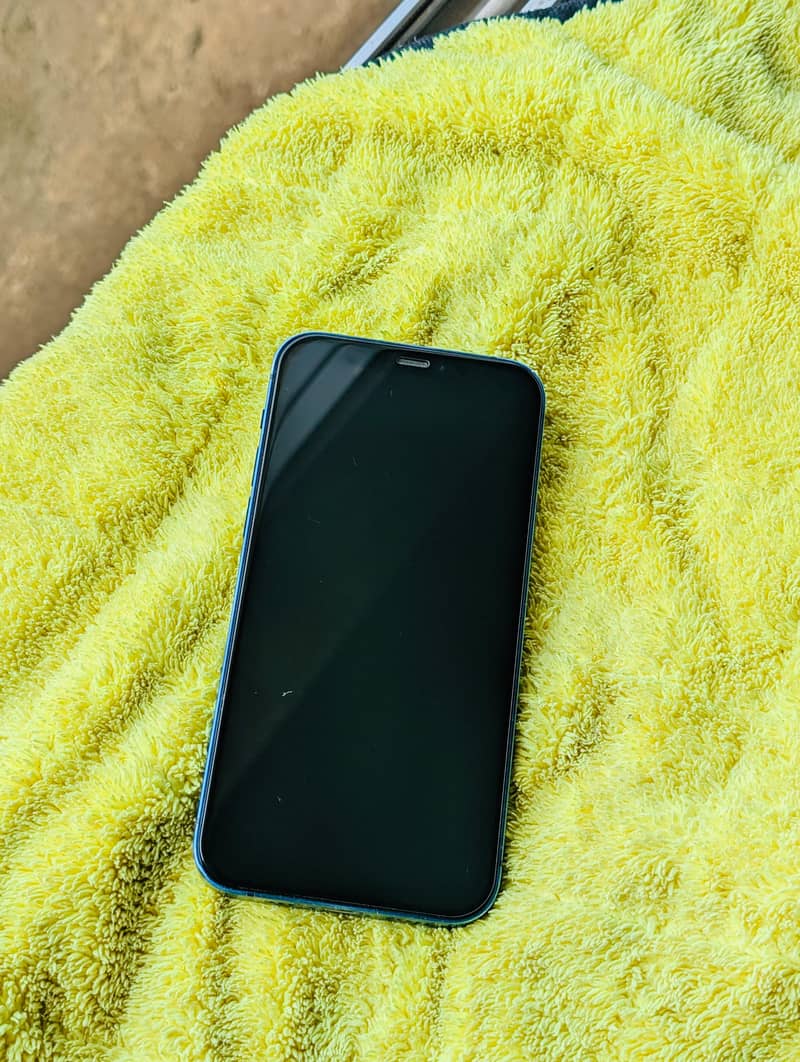 Apple iPhone 12 3