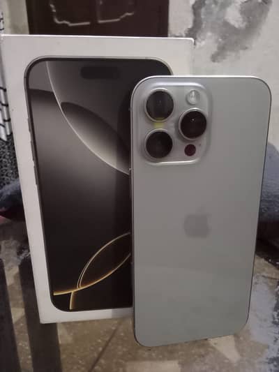 Apple iPhone 16 Pro Max natural titanium F/U