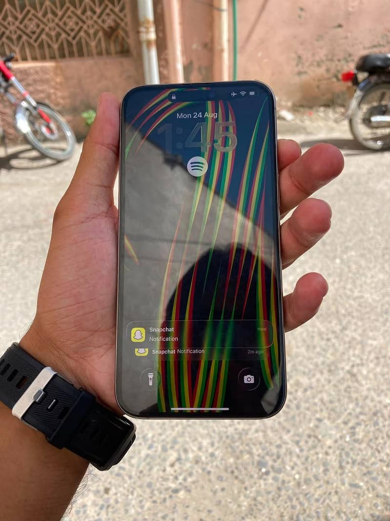 Apple iPhone 15 Pro Max 9