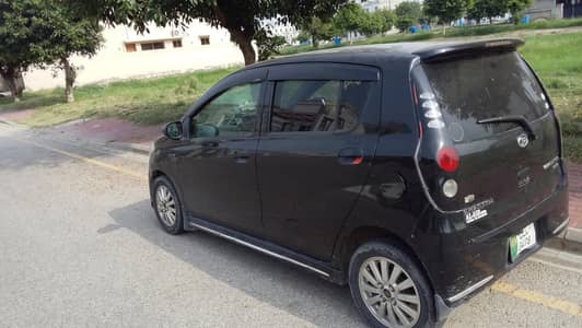 Daihatsu Mira 2011