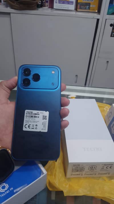 installment mobiles Infinix , real me , nobia , Tecno spark available