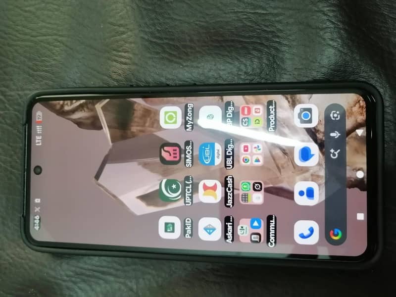 Google Pixel 8 4