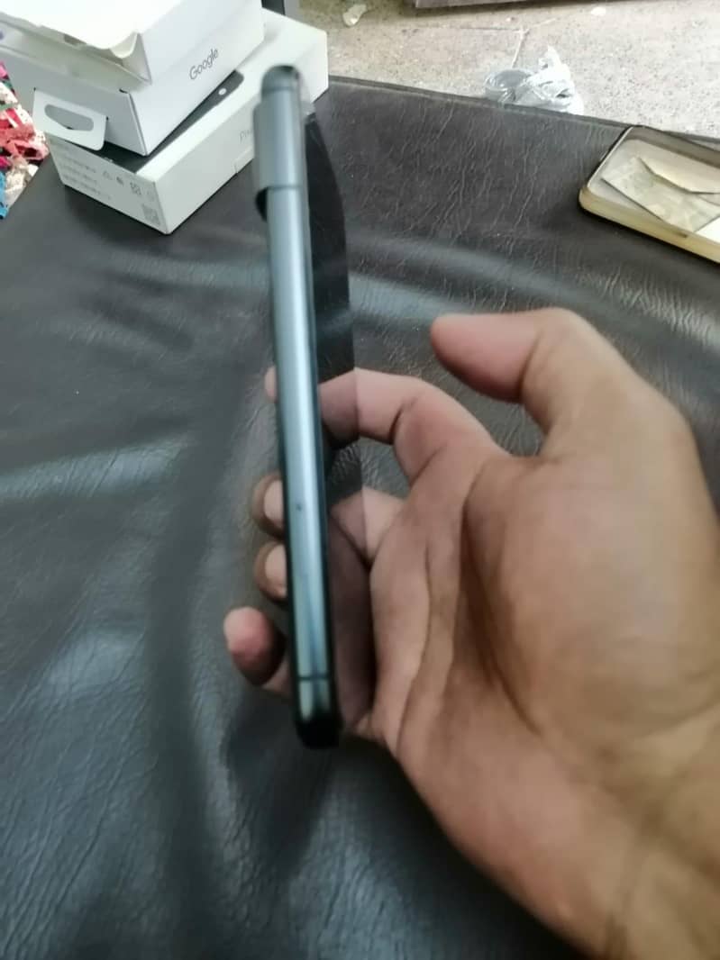 Google Pixel 8 11